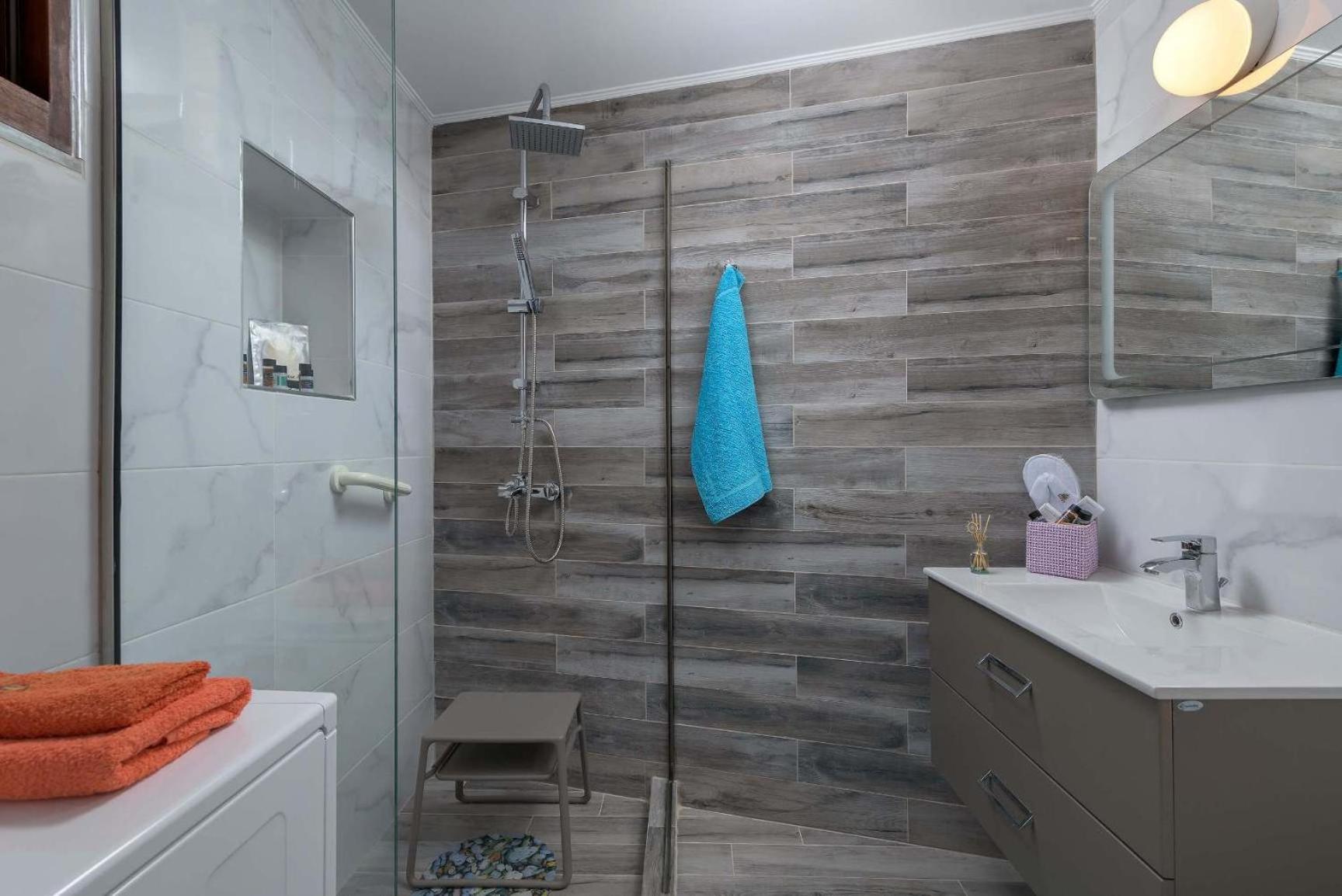 Captain'S Memories Stylish Harbour Apartments Chalki Town المظهر الخارجي الصورة