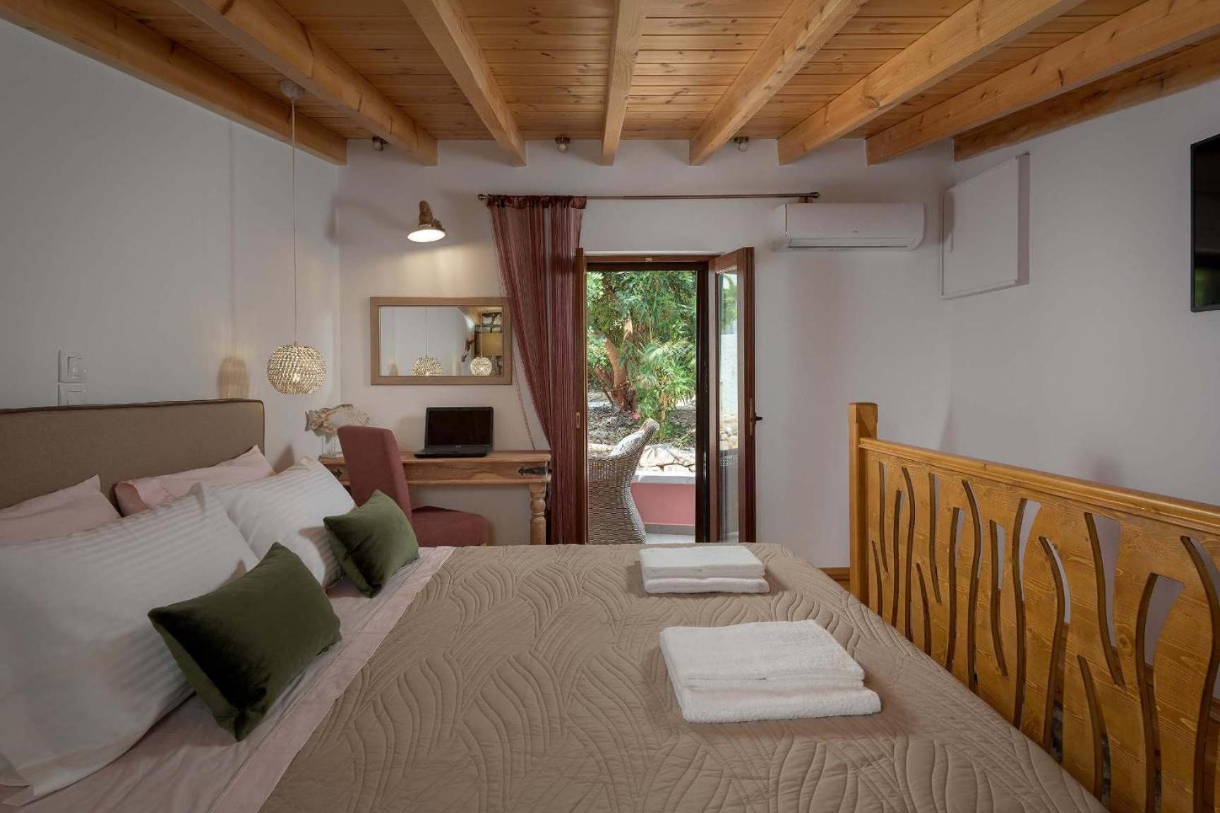 Captain'S Memories Stylish Harbour Apartments Chalki Town المظهر الخارجي الصورة