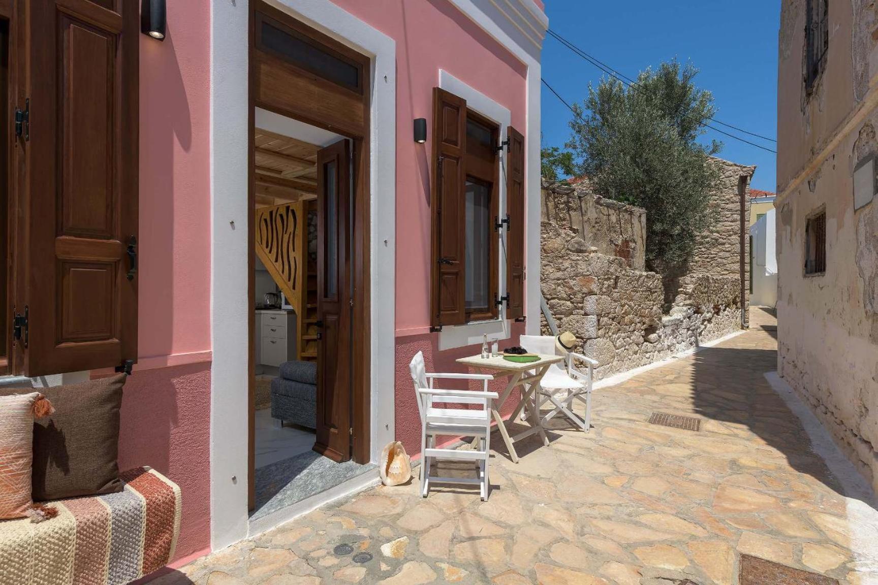 Captain'S Memories Stylish Harbour Apartments Chalki Town المظهر الخارجي الصورة